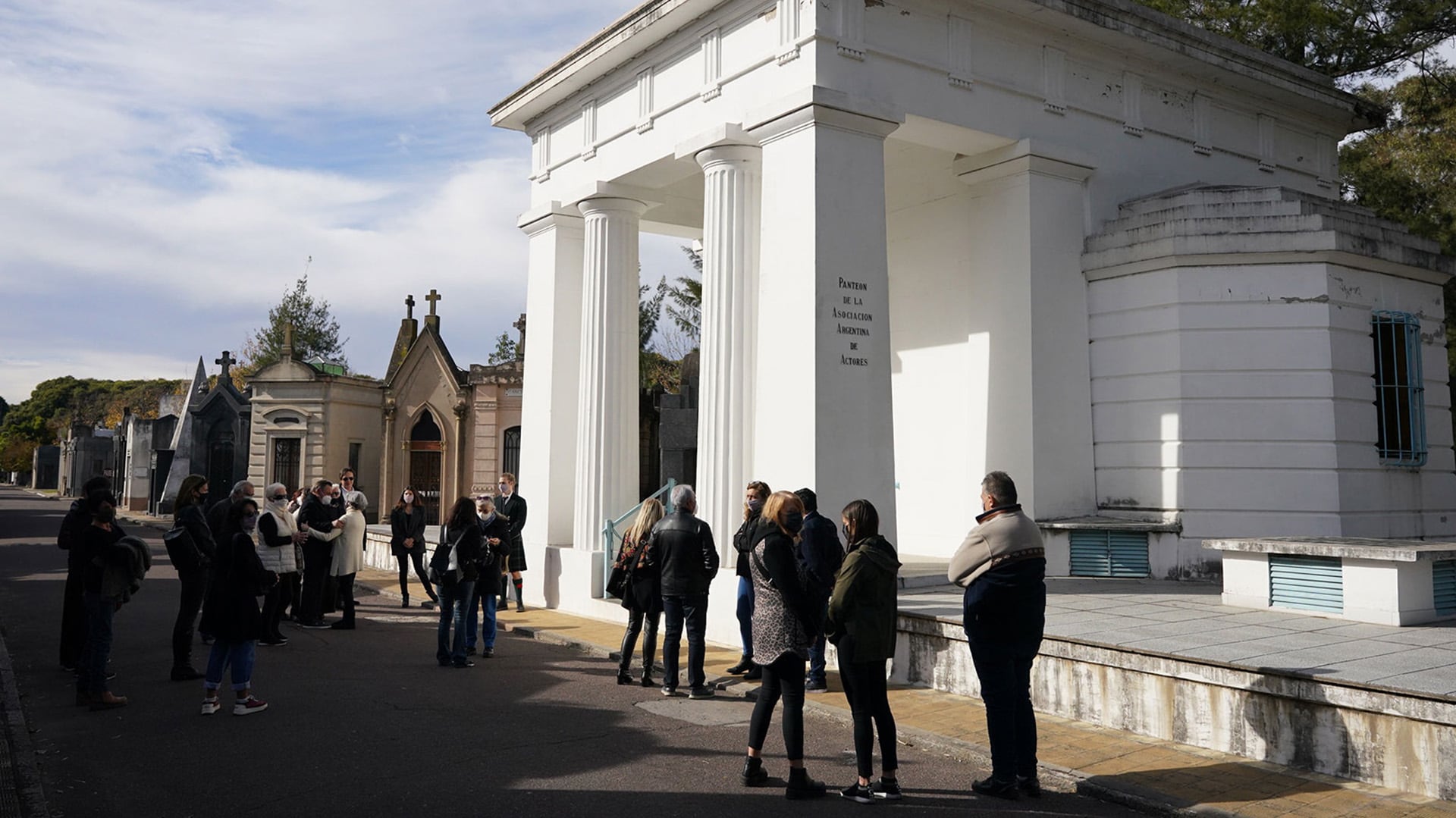 El nuevo cementerio público para mascotas funcionará en la Chacarita bajo la supervisión de un equipo veterinario