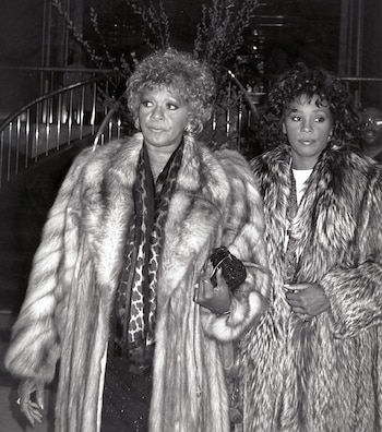 Whitney Houston y su madre