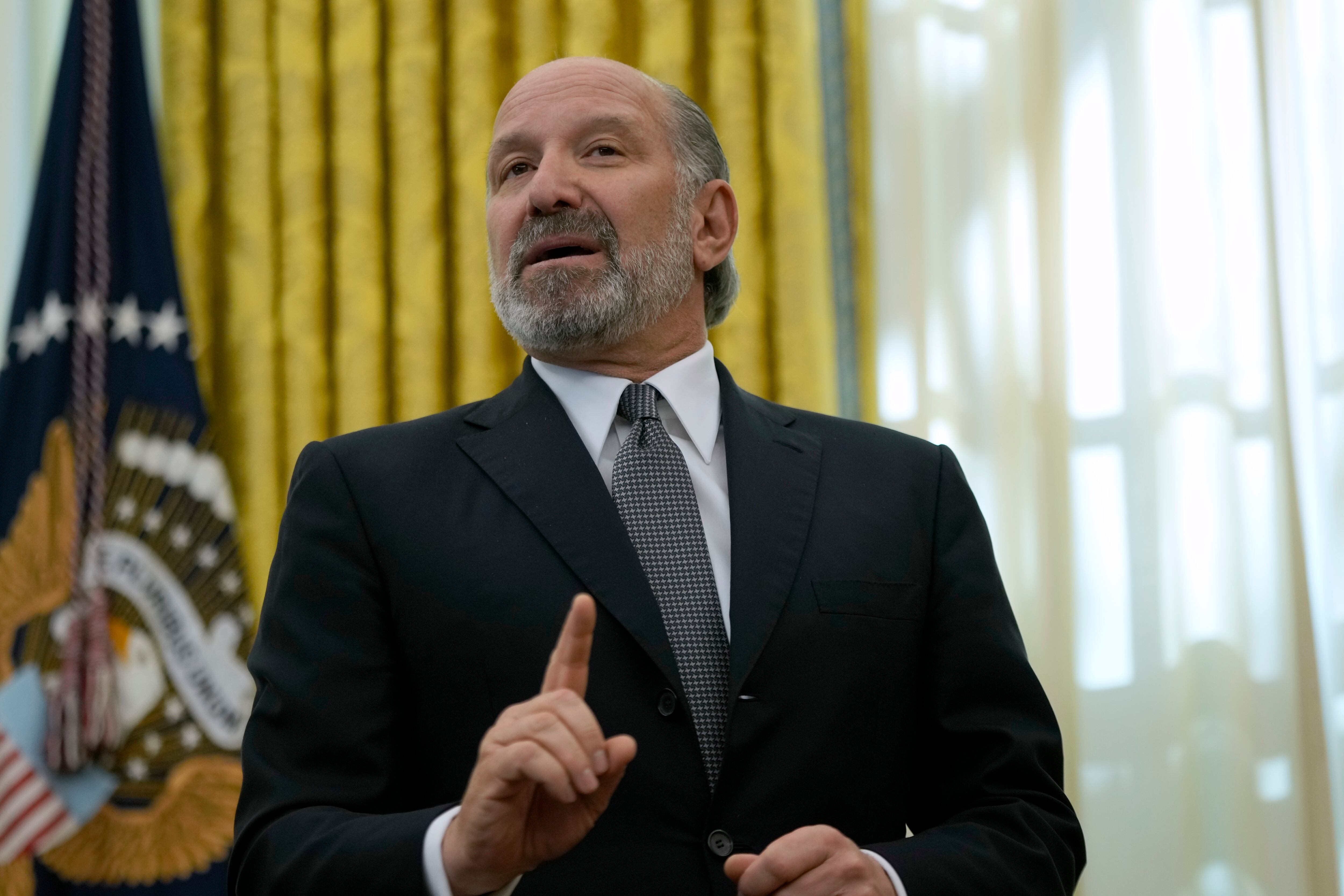 El secretario de Comercio de EEUU anunció que el gobierno evalúa imponer nuevos aranceles a las piezas de aeronaves fabricadas en el extranjero (AP/Ben Curtis)