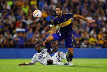 Carlos Izquierdoz podría volver al