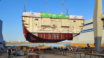 06/08/2020 Puesta de la quilla
POLITICA