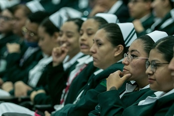 En el IMSS laboran más