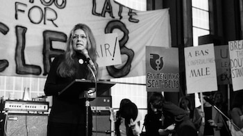 Gloria Steinem, ícono del movimiento de las mujeres, muere a los 92 años