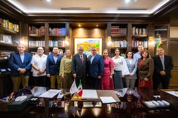 Rocha Moya con magistradas y magistrados del Estado. Crédito: Gobierno de Sinaloa