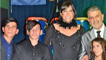 Los adoptó una pareja de