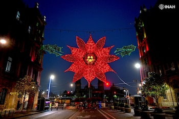 Adornos de navidad en el