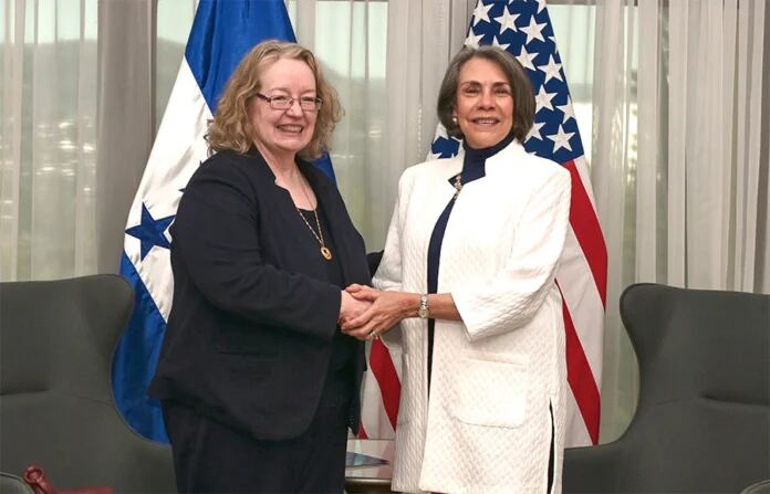 Las autoridades de ambos países buscan afianzar alianzas con el fin de fortalecer la protección social, mejorar la atención a quienes regresan y diseñar respuestas que respondan a los desafíos actuales. (Embajada de EEUU en Honduras)