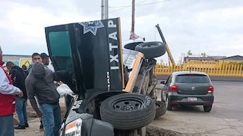Patrulla municipal de Ixtapaluca cae