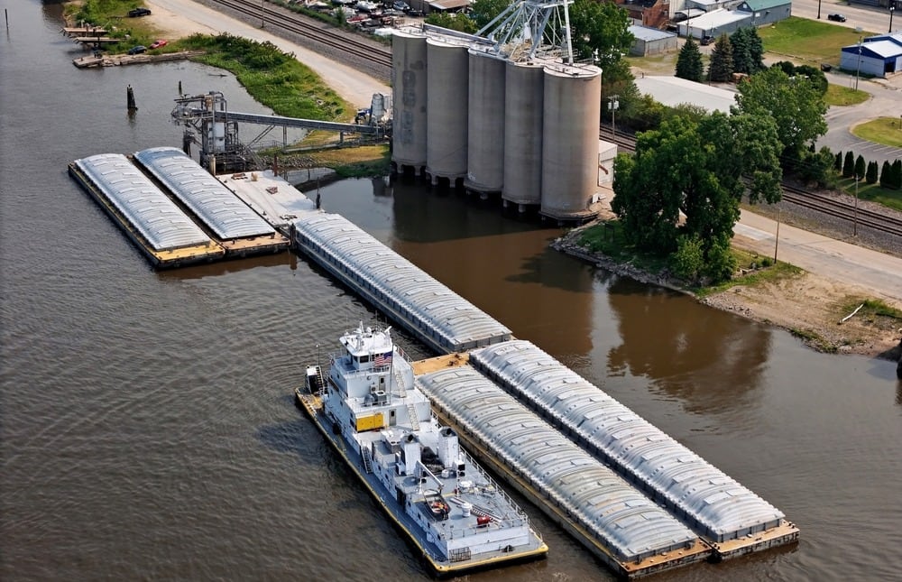 Uno de los criterios centrales del esquema es favorecer que la navegación permita acercar el buque a la carga