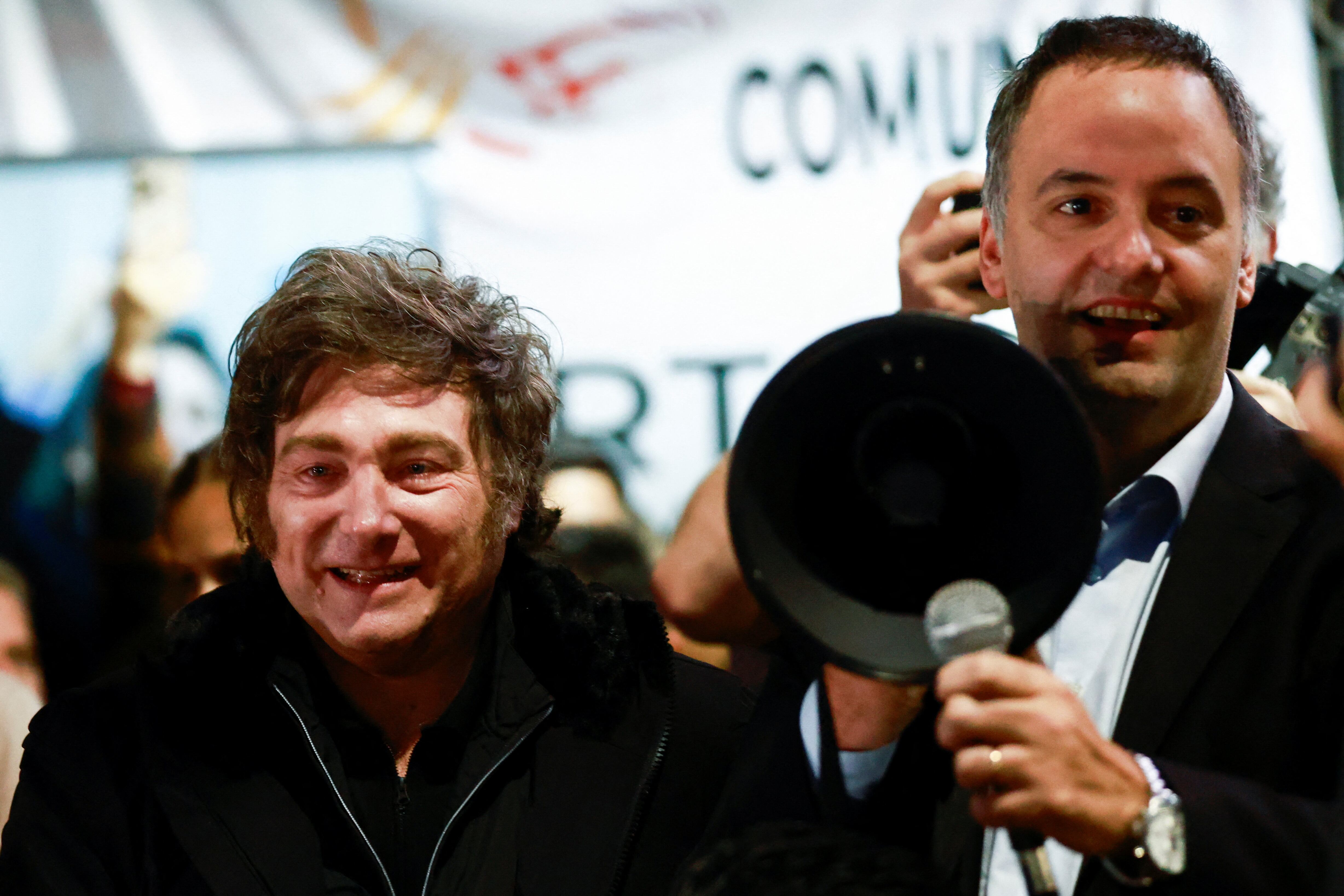 Javier Milei estuvo con Manuel Adorni en un acto de campaña en Villa Lugano (foto Reuters)