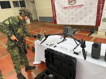 Operaciones en Arauquita y Tame resultaron en la detención de integrantes del ELN y la destrucción de un dron presuntamente utilizado para inteligencia y terrorismo - crédito EJC