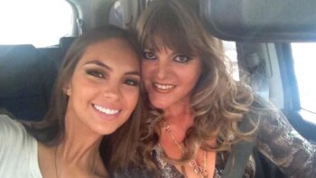 Natalie Vértiz y su madre