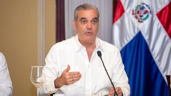 El presidente Luis Abinader confirma que el Gobierno de República Dominicana mantendrá sin cambios los precios de los combustibles esta semana. (Cortesía: Gobierno de República Dominicana)