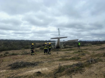 Una avioneta tuvo una falla en pleno vuelo y tuvo que aterrizar de emergencia en un campo abierto de Trelew