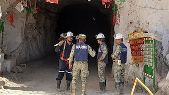 Autoridades continúan la búsqueda del cuarto trabajador en la mina Santa Fe de El Rosario en Sinaloa