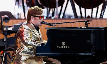 FOTO DE ARCHIVO: Elton John actúa en el recinto del Festival de Glastonbury en Somerset, Reino Unido. 25 de junio, 2023. REUTERS/Jason Cairnduff