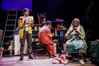 Aurora trabaja - Teatro Cervantes