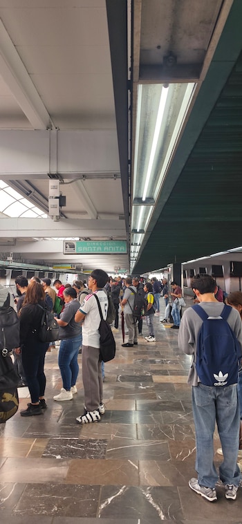 Avance en tiempo real de las diversas líneas de la red de transporte público capitalino.