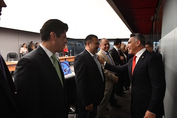 Morena y oposición escalan confrontación política rumbo a las elecciones de 2027..