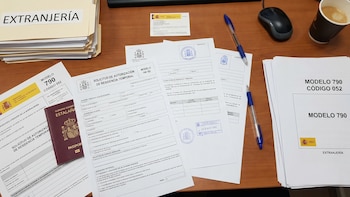 España concede un 8% más de permisos de residencia en 2025 por el aumento de solicitantes de Venezuela, Ucrania y Reino Unido