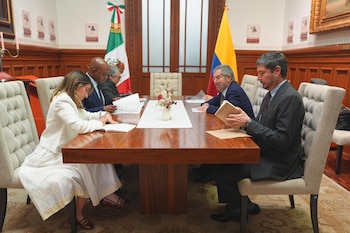 Hasta el mediodía, Sarabia y