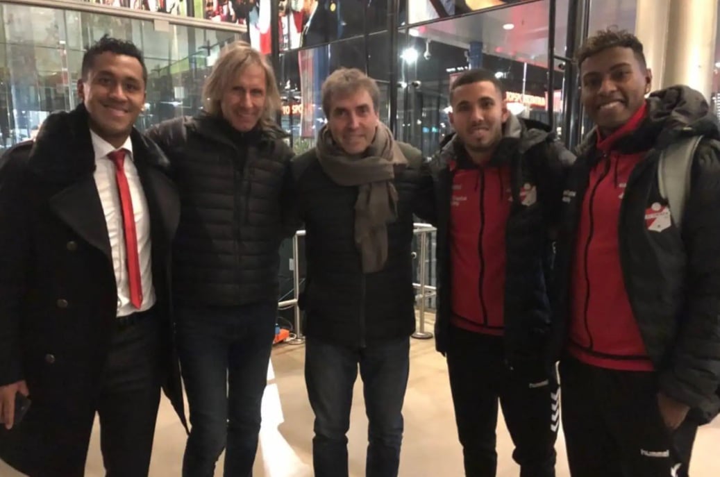 Junto a Néstor Bonillo, Ricardo Gareca visitó a Renato Tapia, Sergio Peña y Miguel Araujo en el extranjero. - créditos: Andina