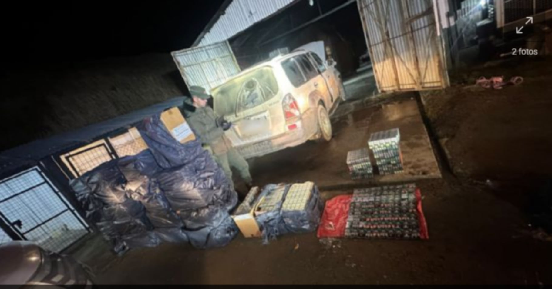 Personal de Gendarmería Nacional realiza un procedimiento en el que se incautaron atados de cigarrillos ilegales en Tierra del Fuego (GNA)