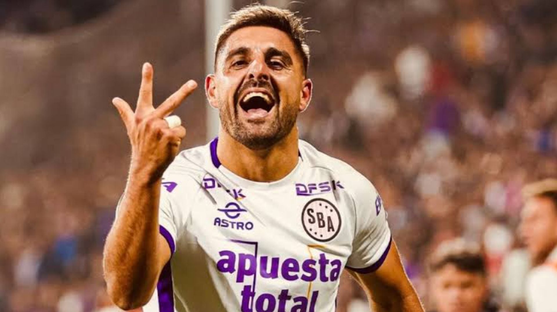 La bronca del delantero no se limitó al penal del descuento: también apuntó contra el estado general del campeonato y advirtió que competir en esas condiciones hace imposible pelear por los primeros lugares. (Sport Boys)