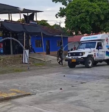 Un uniformado resultó herido y