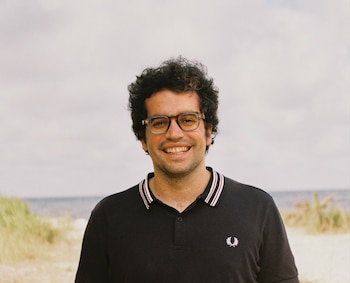 El escritor, periodista y navegante Enrique Rey.