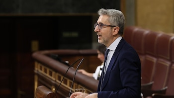 Arcadi España brinda su "pleno apoyo y confianza" a Zapatero y defiende que el expresidente sigue siendo "referente"