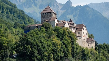 Un ataque informático en Liechtenstein acaba con el robo de 31.000 actas de titularidad