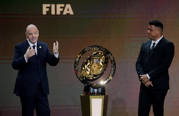 Gianni Infantino y Ronaldo presentaron