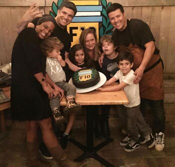 A la izquierda, Maxi con