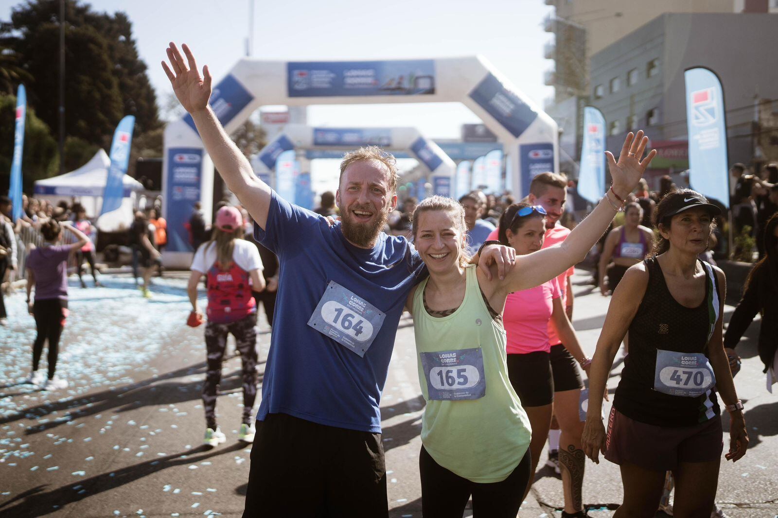 Federico Otermin y Sol Tischik, intendente y jefa de Gabinete de Lomas de Zamora, participaron de la carrera