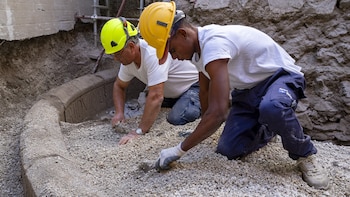 Una tumba en Pompeya arroja