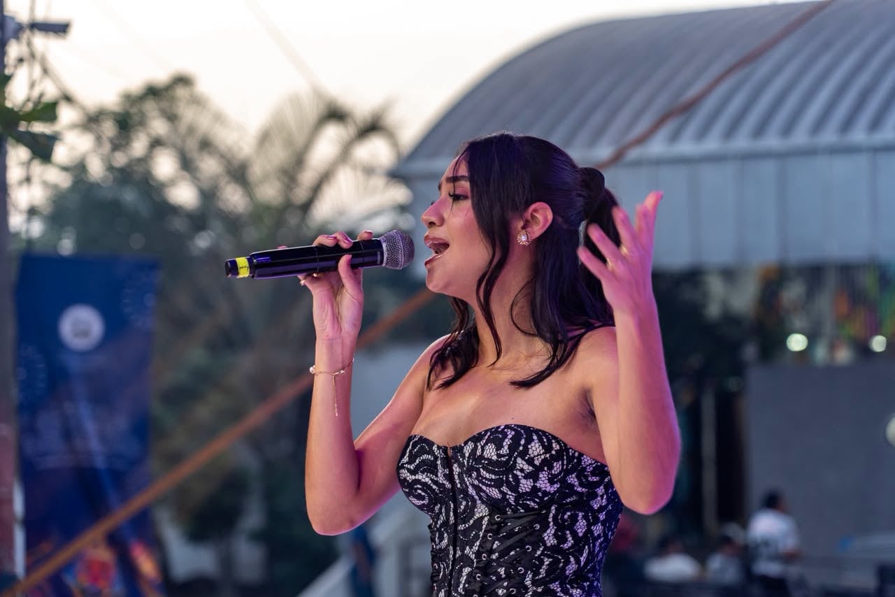 Músicos, actores, escritores, bailarines, directores y gestores culturales salvadoreños están comprendidos entre los beneficiarios de la medida. (Cortesía: Prensa San Salvador Centro)