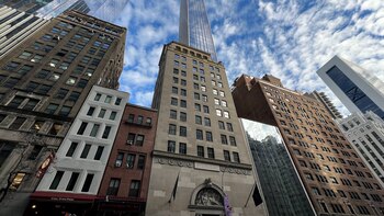 Entrada a la torre mas