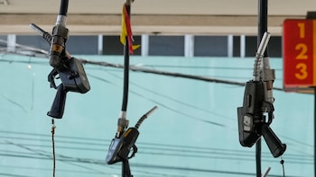 Boquillas de combustible colgadas en