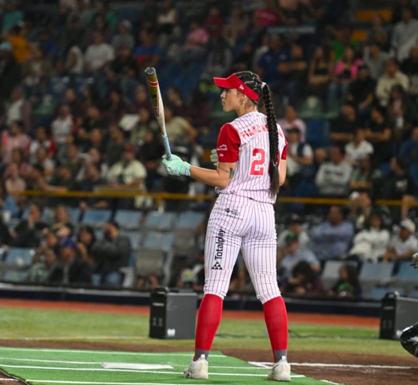 La jugadora del Águila de Veracruz ganó el Home Run Derby. (Instagram: El Águila Sóftbol)