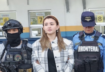 Investigaciones revelan que la sospechosa permaneció oculta en Guatemala con documentos falsos para eludir la acción de la justicia hondureña.