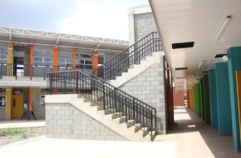 La ruta de regreso a clases incluye la reorganización del PAE, el transporte y el aseo, además de la adaptación de guías pedagógicas y proyectos educativos institucionales - crédito Alcaldía de Cali
