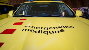 Quince heridos tras el choque de un autocar contra la fachada de un edificio en Lleida: cuatro personas están en estado crítico