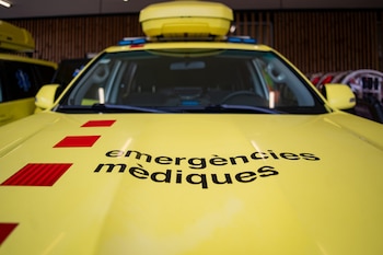 Imagen de archivo de una ambulancia del SEM. (Lorena Sopêna/Europa Press)