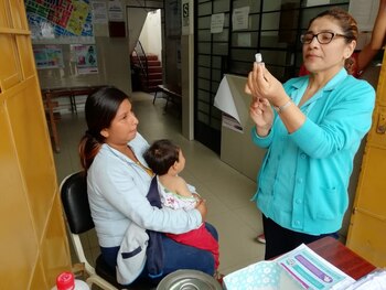 Adultos mayores y familias enteras