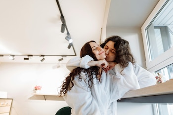 Una pareja en una imagen