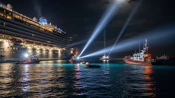 Un pasajero murió tras lanzarse al mar desde un crucero mientras navegaba rumbo a Bahamas