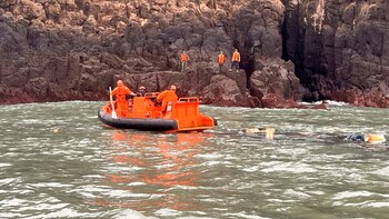 Miembros de la guardia costera