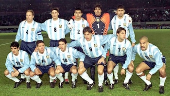 Selección Argentina 2000. Arriba: Sensini,