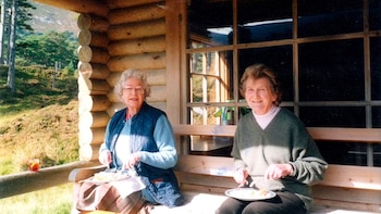 La reina Isabel posando exactamente